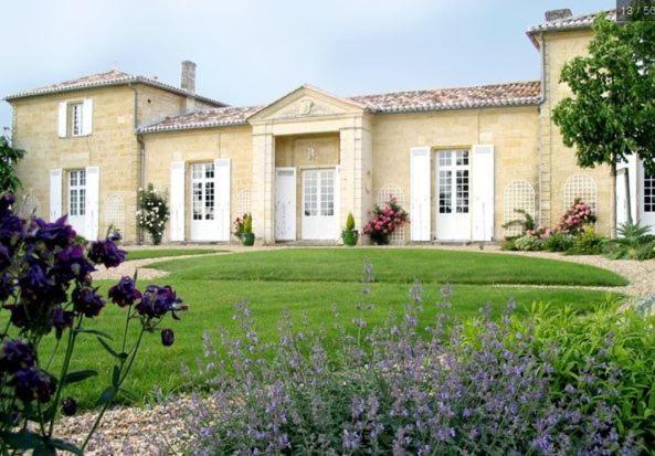 Bed and Breakfast Chateau Belles Graves Pomerols Екстер'єр фото