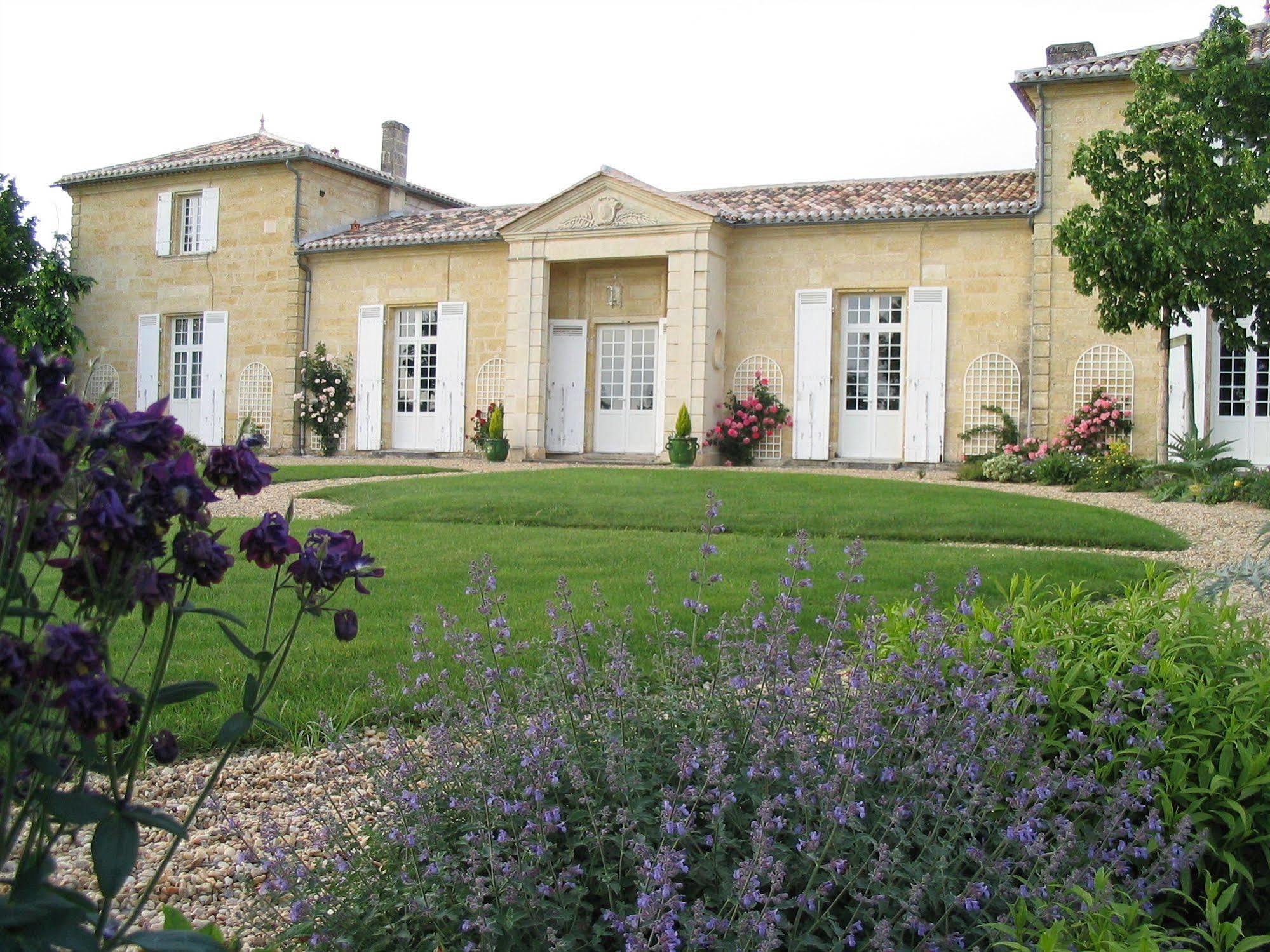 Bed and Breakfast Chateau Belles Graves Pomerols Екстер'єр фото