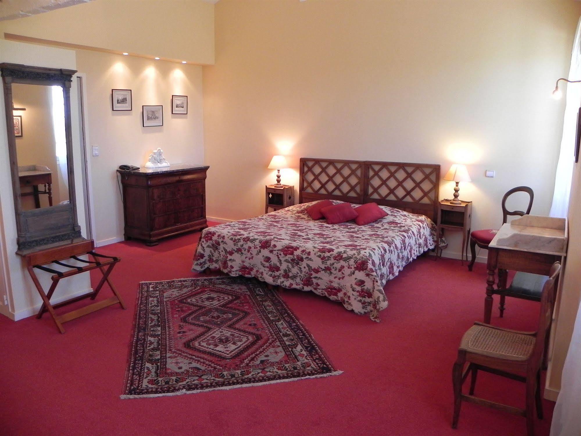 Bed and Breakfast Chateau Belles Graves Pomerols Екстер'єр фото