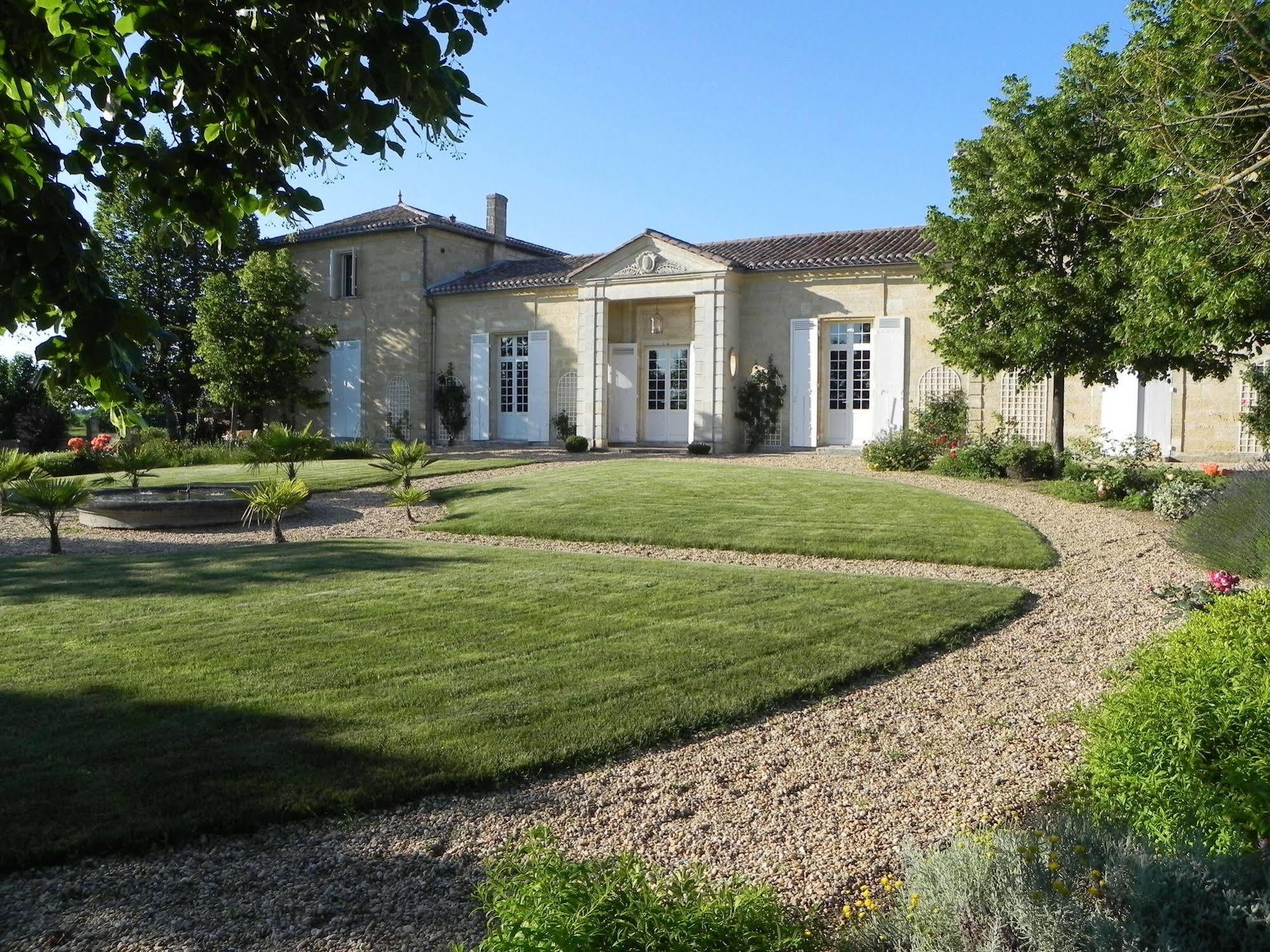 Bed and Breakfast Chateau Belles Graves Pomerols Екстер'єр фото